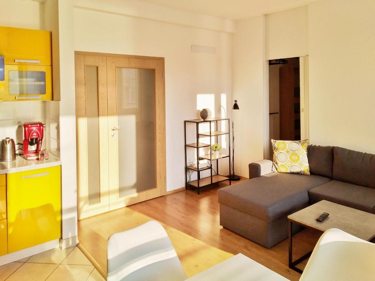 Yellow Apartment Острава Екстер'єр фото